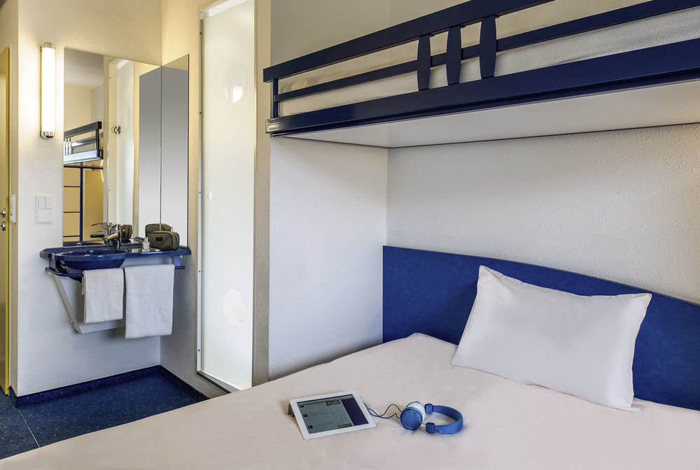 ไอบิส บัดเจ็ต แซร์กี แซ็ง-คริสตอร์ฟ Hotel แซร์ฌี ภายนอก รูปภาพ