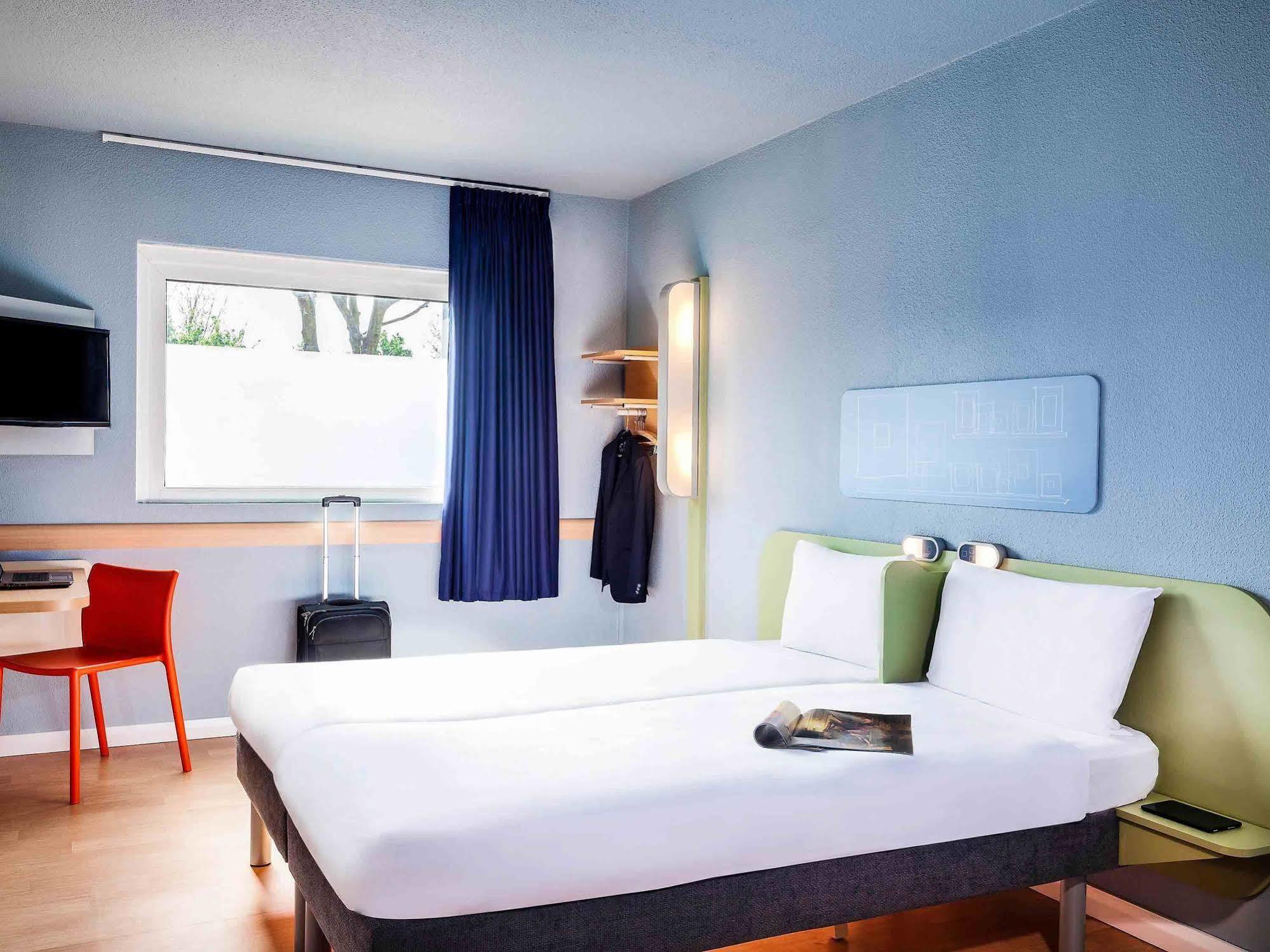 ไอบิส บัดเจ็ต แซร์กี แซ็ง-คริสตอร์ฟ Hotel แซร์ฌี ภายนอก รูปภาพ