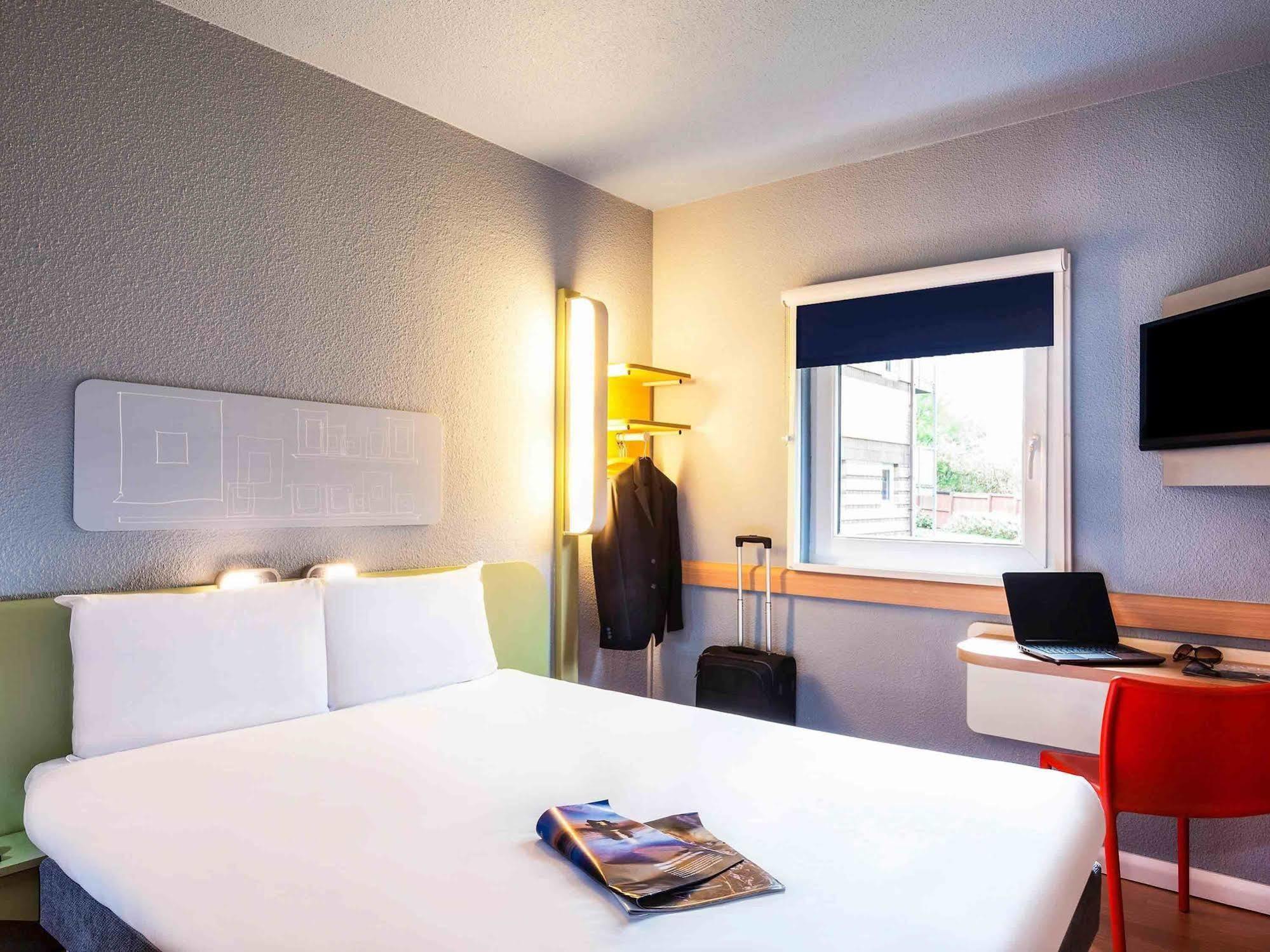ไอบิส บัดเจ็ต แซร์กี แซ็ง-คริสตอร์ฟ Hotel แซร์ฌี ภายนอก รูปภาพ