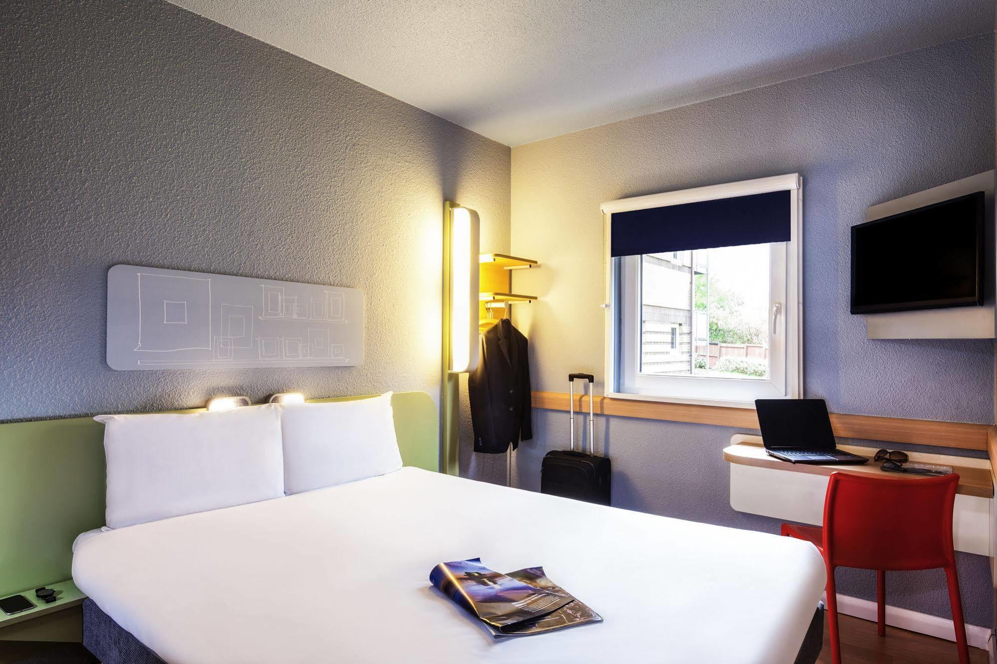 ไอบิส บัดเจ็ต แซร์กี แซ็ง-คริสตอร์ฟ Hotel แซร์ฌี ภายนอก รูปภาพ