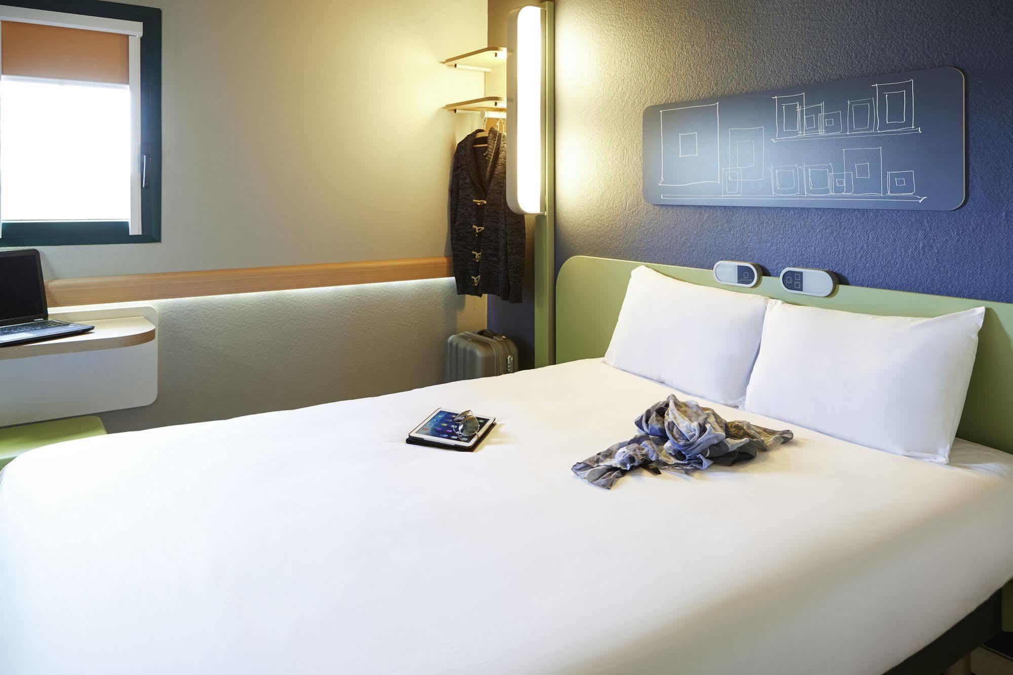 ไอบิส บัดเจ็ต แซร์กี แซ็ง-คริสตอร์ฟ Hotel แซร์ฌี ภายนอก รูปภาพ